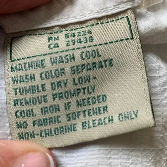 Royal Robbins sleeveless lightweight hiking top with large Velcro pockets - Picture 5 of 6